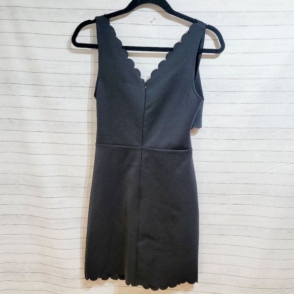 TOPSHOP BLACK SCALLOP TRIM V-NECK DRESS, SZ 8 SEXY & GORGEOUS! - Picture 7 of 8